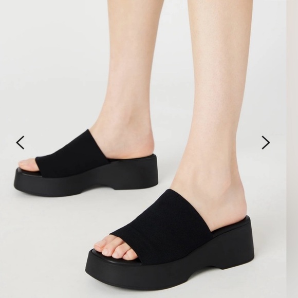 Steve Madden Black Platform Slide Sandals - Picture 1 of 5